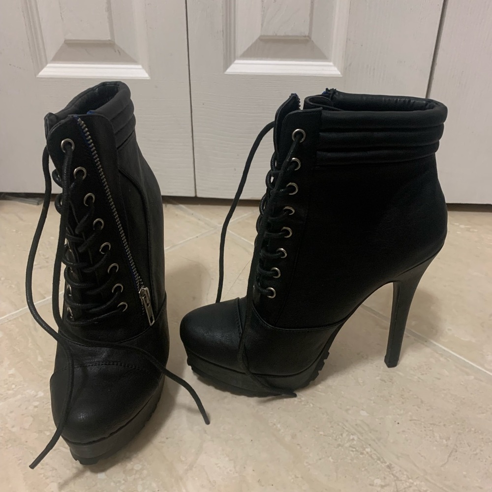 Black heeled boots